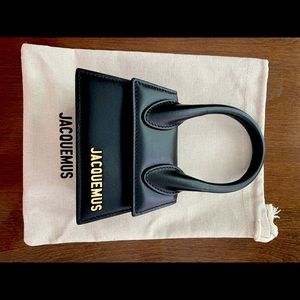 Classic JACQUEMUS Le Chiquito Mini Black Crossbody